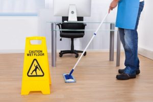 Confira os motivos para contratar um serviço de limpeza terceirizada para a sua empresa.